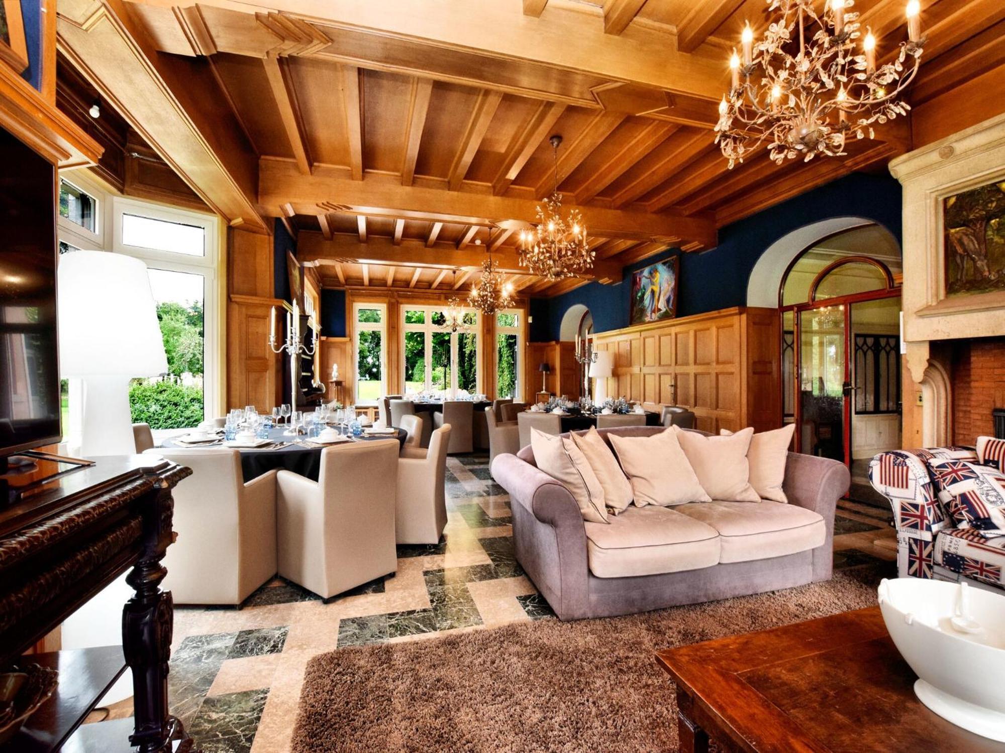 Villa Luxurious Castle With Hot Tub In The Belgian Jamoigne Esterno foto